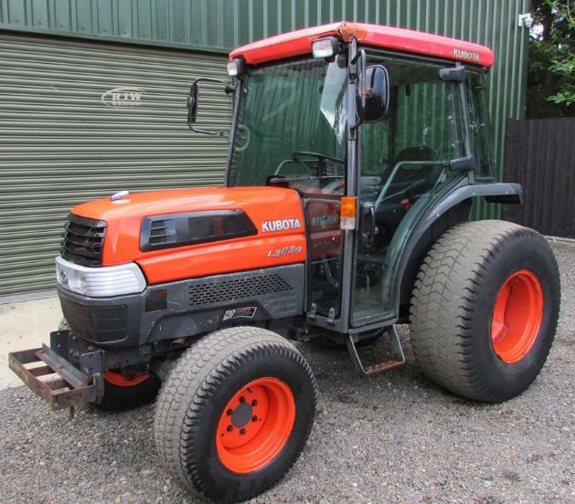 Kubota L3830